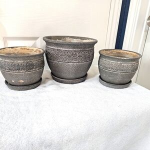 Bundle of 3 Ceramic Planters one Large 2 medium Gray with design Gently used
